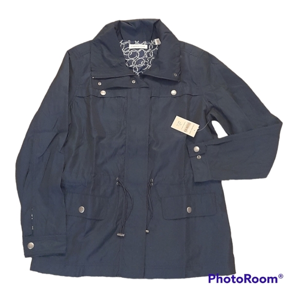 Feminine Anorak - Picture 2 of 6